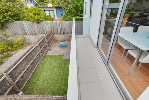Modern McCrae Beauty - Hotel Gold Coast 1