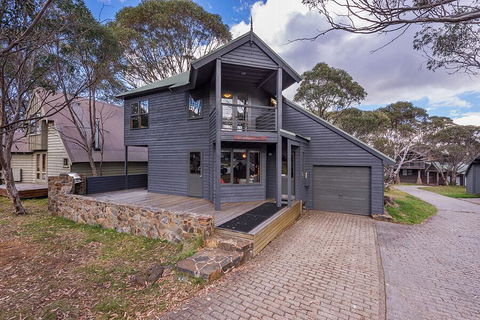 Montane - Hotel Gold Coast 0