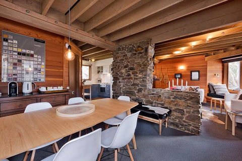 Montane - Hotel Gold Coast 2