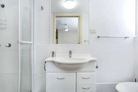 Moonbird - Hotel Gold Coast 2