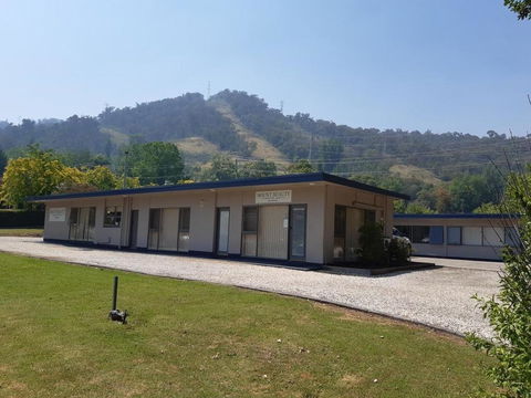 Mount Beauty Motor Inn - Hotel Gold Coast 1