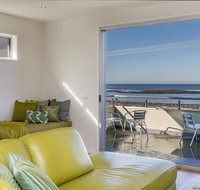 Moyan - Standing tall at the edge of the Indian Ocean - Hotel Gold Coast