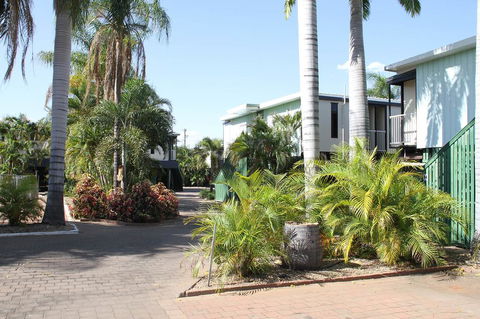 Mt Isa Irish Club Accommodation - Hotel Gold Coast 2