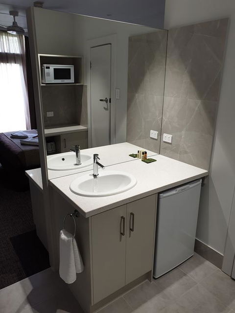 Naracoorte Hotel Motel - Hotel Gold Coast 1