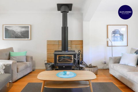 NATURE LOVERS DREAM // FIREPLACE //ACCESS TO HIKES - Hotel Gold Coast 3