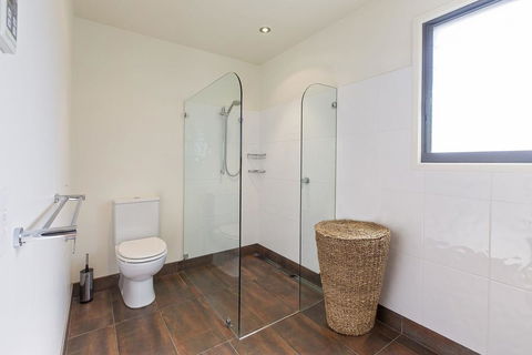 Ned Kelly's Retreat - Sophisticated Style With Modern Convenience And Magical Outlook - Hotel Gold Coast 3