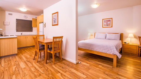 Dowler Apartments Subiaco - Hotel Gold Coast 6