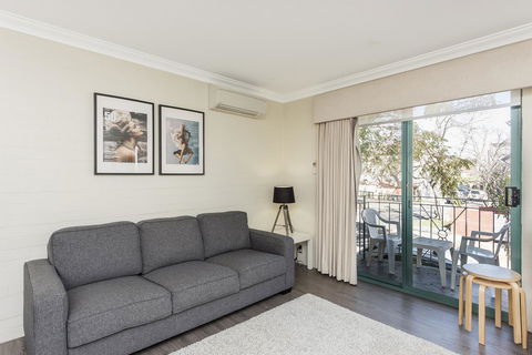Subiaco Village 30 - Hotel Gold Coast 1