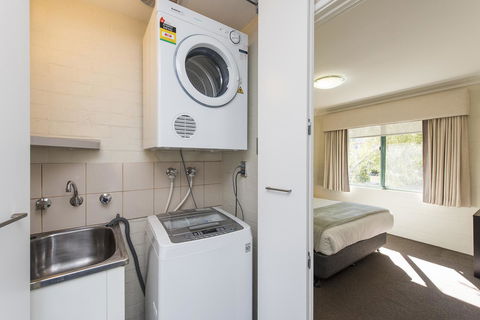 Subiaco Village 30 - Hotel Gold Coast 5