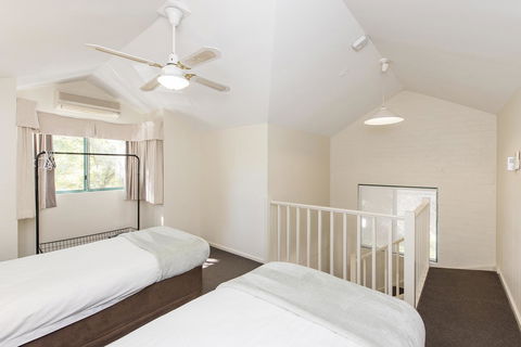 Subiaco Village 30 - Hotel Gold Coast 22
