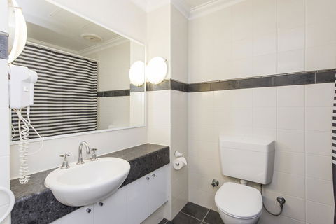 Subiaco Village 30 - Hotel Gold Coast 17