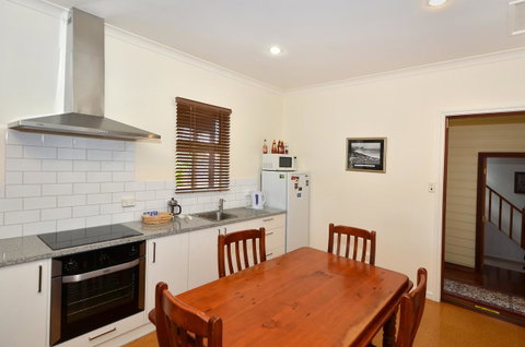 Albany Beachside Accommodation - Hotel Gold Coast 9