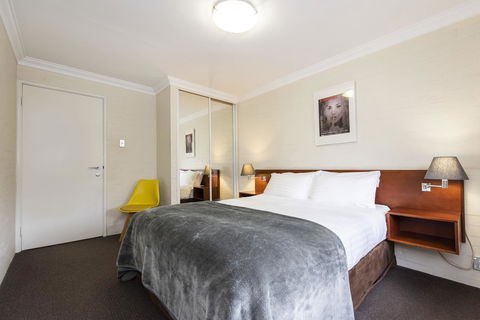 Subiaco Village 20 - Hotel Gold Coast 12