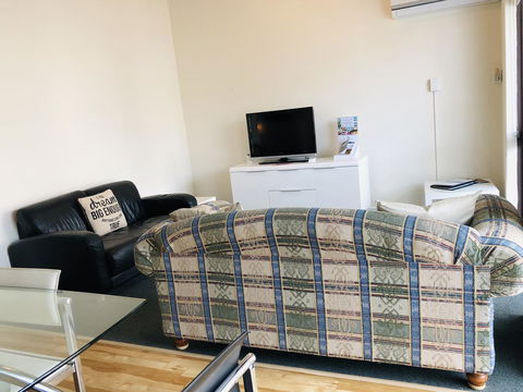 Seashore Memories - Sleeps 3 - Hotel Gold Coast 4