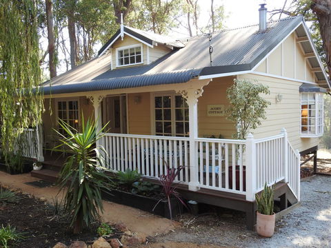 Quiet Escapes Cottages - Hotel Gold Coast 3