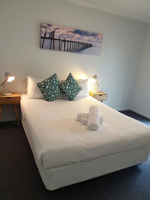 West Beach Lagoon 204 â€“ Ground Floor - Hotel Gold Coast 5