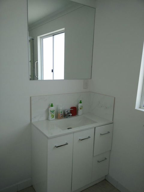 DIANELLA Budget Rooms Happy Place To Stay - Hotel Gold Coast 11