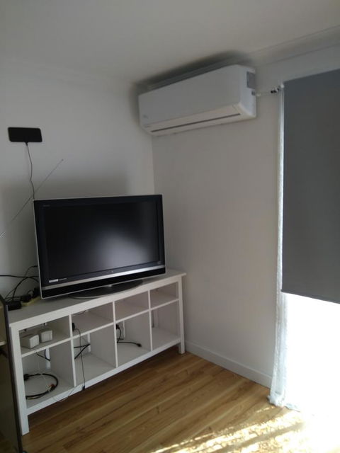DIANELLA Budget Rooms Happy Place To Stay - Hotel Gold Coast 32
