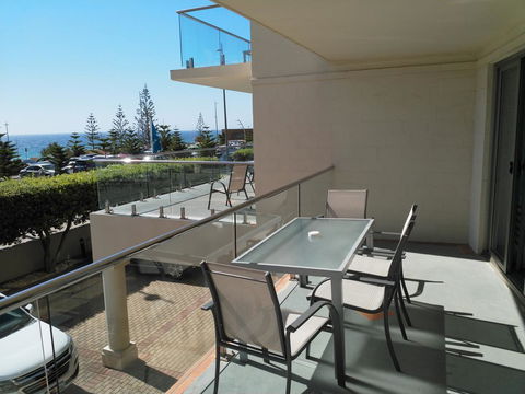 Salty Kiss - Hotel Gold Coast 15