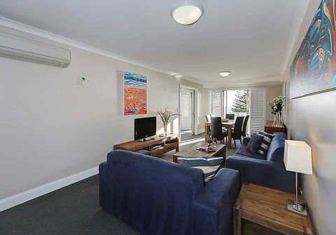 Salty Kiss - Hotel Gold Coast 4