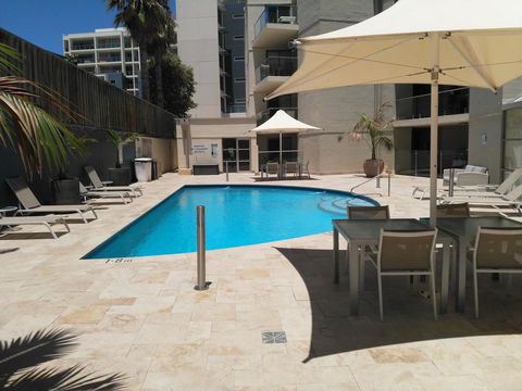 Salty Kiss - Hotel Gold Coast 21