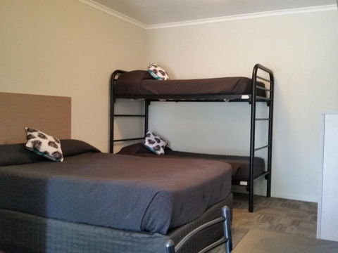 Mandurah Foreshore Motel - Hotel Gold Coast 11