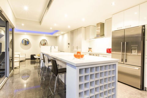 Ambar Villa Between City And Freo - Hotel Gold Coast 12