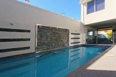 Ambar Villa Between City And Freo - Hotel Gold Coast 3