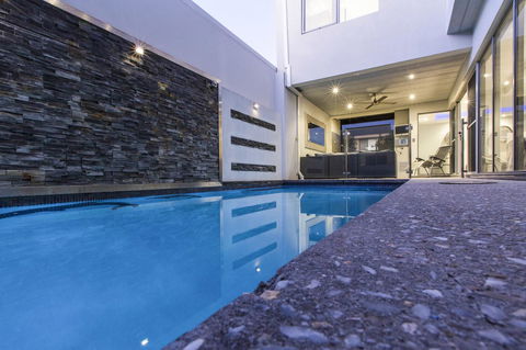 Ambar Villa Between City And Freo - Hotel Gold Coast 4