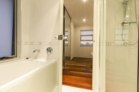 Ambar Villa Between City And Freo - Hotel Gold Coast 19