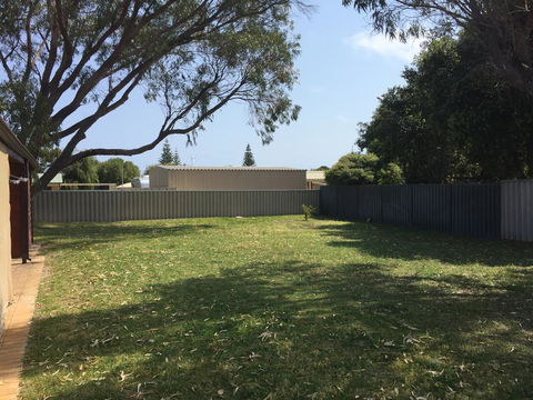 The Bothy Lancelin Family Retreat - Hotel Gold Coast 2