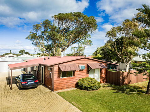 The Bothy Lancelin Family Retreat - Hotel Gold Coast 3