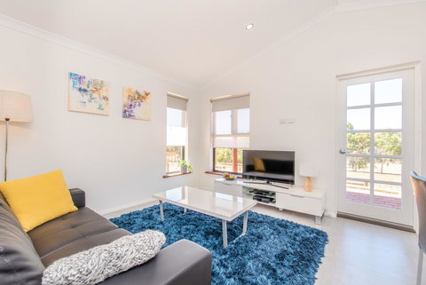 'Bindoon Valley Escape' Cottage - Hotel Gold Coast 0