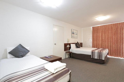 Atrium Hotel Mandurah - Hotel Gold Coast 1