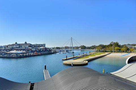 Dolphin Quay Apartments - Hotel Gold Coast 7