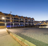 Dolphin Quay Apartments - Hotel Gold Coast