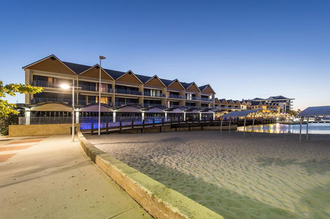 Dolphin Quay Apartments - Hotel Gold Coast 0