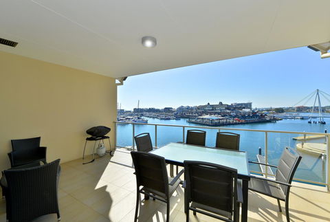 Dolphin Quay Apartments - Hotel Gold Coast 4