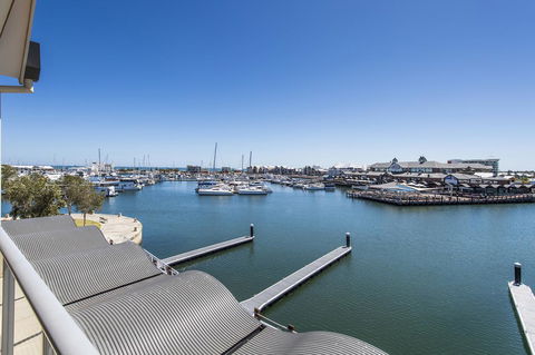 Dolphin Quay Apartments - Hotel Gold Coast 16