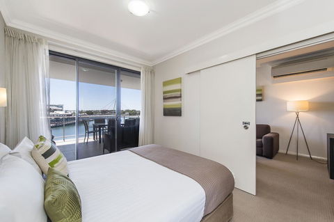 Dolphin Quay Apartments - Hotel Gold Coast 28