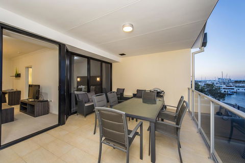Dolphin Quay Apartments - Hotel Gold Coast 24