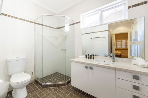 Inner Western Suburbs Retreat - Hotel Gold Coast 25
