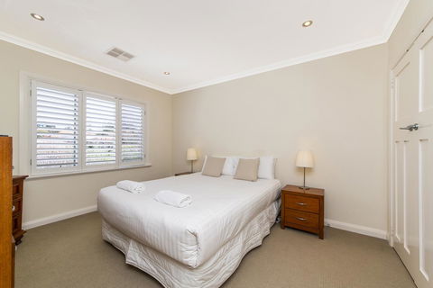 Inner Western Suburbs Retreat - Hotel Gold Coast 34