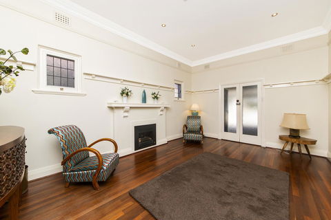 Inner Western Suburbs Retreat - Hotel Gold Coast 20