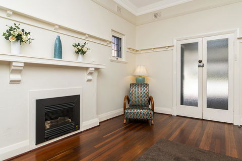 Inner Western Suburbs Retreat - Hotel Gold Coast 26