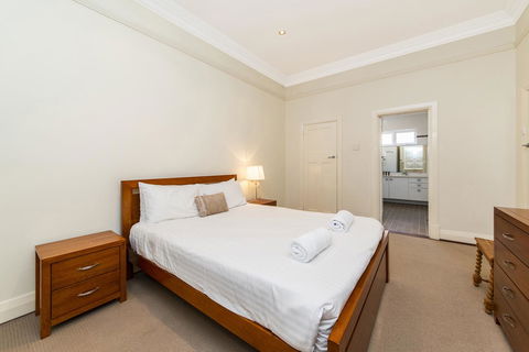 Inner Western Suburbs Retreat - Hotel Gold Coast 24