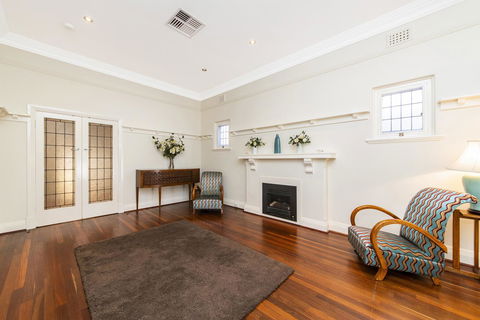 Inner Western Suburbs Retreat - Hotel Gold Coast 21