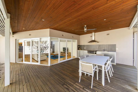 Inner Western Suburbs Retreat - Hotel Gold Coast 2