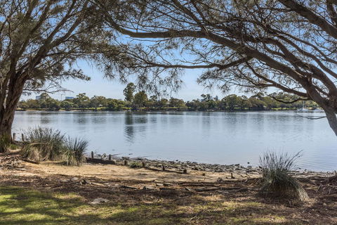 Ascot Quays Apartment 102 - Hotel Gold Coast 1