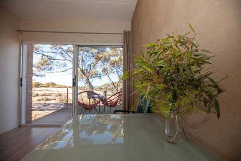 EUCLA MOTOR HOTEL - Hotel Gold Coast 12